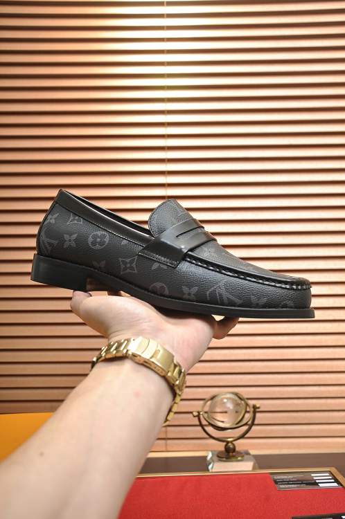 Picture of Louis Vuitton Shoes _SKULVsz38-45hnh120213995